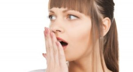 Bọc răng sứ gây hôi miệng? Thực hư vấn đề này là thế nào?