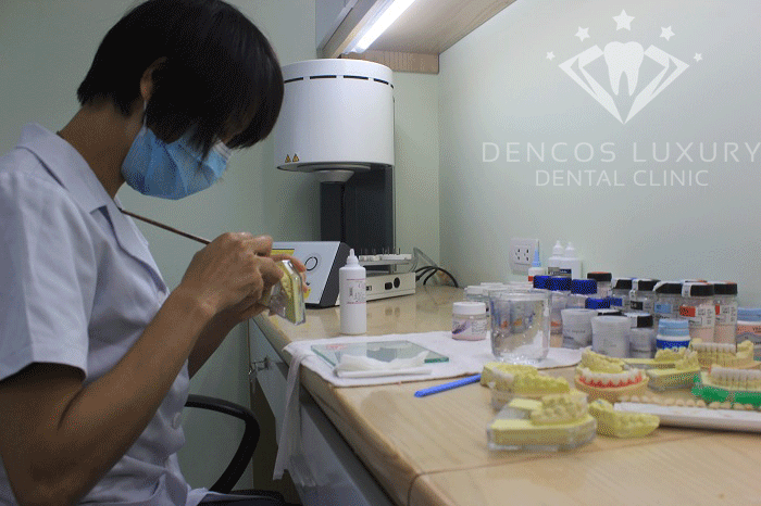 Dịch vụ bọc răng sứ thẩm mỹ 2