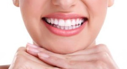 Làm răng đều đẹp tự nhiên với dịch vụ bọc răng sứ 2in1