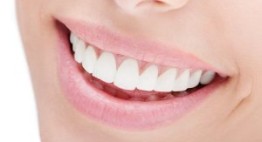 Làm hàm răng giả đẹp y như răng thật, ăn nhai thoải mái, bền chắc