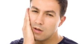 Giúp bạn giải mã câu hỏi bệnh nha chu có lây không